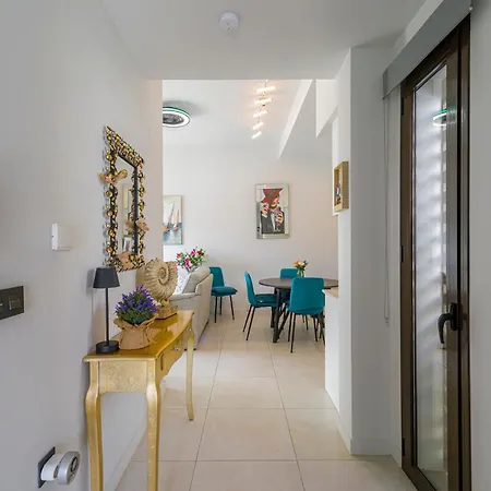 Luxe Met Verwarmd Zwembad